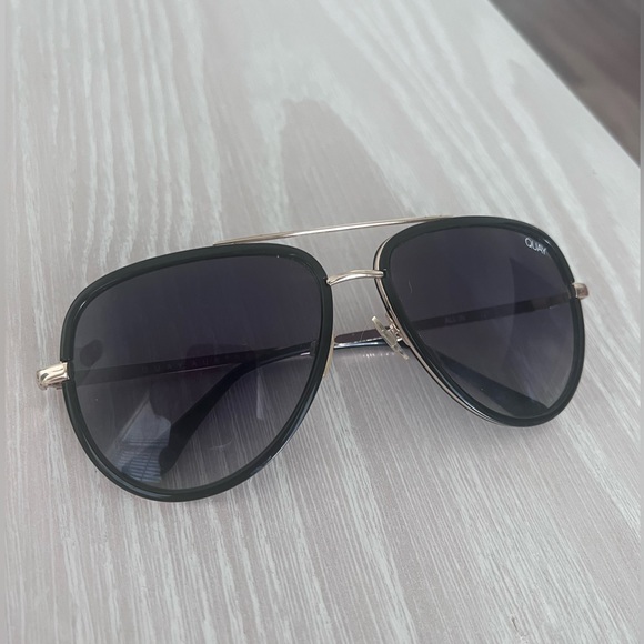 QUAY ALL IN SUNGLASSES BLACK - Picture 2 of 4